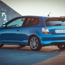 푸른자동차 이미지