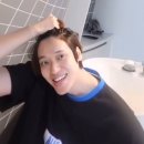 움움