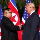 With historic handshake, Trump and Kim launch Singapore summit 이미지