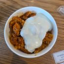 세진원룸 | 25&#39; 11月_ 푸른 하늘을 가득 메우던 나뭇잎이 어느새 깜깜한 아스팔트의 두꺼운 이불이 되어 주듯, 11월...