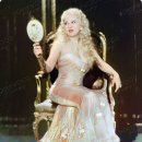 11545-02-35-64 | 미국의 배우, 가수, 코미디언, 시나리오 작가, 극작가/메이 웨스트/프랑스 사창가 단골