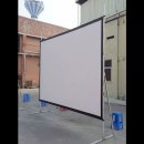 꿈꾸는 별빛영화관( | 야외 감성 한껏 살리는 접이식 프로젝터 스크린으로 캠핑 분위기 완성