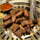 두툼한 숯불생고기 이미지