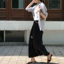 모아니 사틴백밴드플레어스커트 이미지