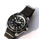 영국해군 잠수시계 CWC Royal Navy Military Dive Watch 이미지