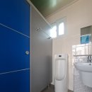 야구장 야외화장실 이미지