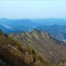 구름다리와 9개 암봉 경관, 단풍 절정 산행 코스 개방... 국내 최장 현수교가 있는 데크 산책지 이미지