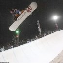 Junko Asazuma qualified in eighth place during Friday night's 18-rider SuperPipe prelims—frontside slob. 이미지