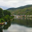 강가의 작은도시 이미지