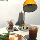 4017 | [서울/송파]송리단길브런치 분위기 좋은 카페 땡스투홀리데이 후기