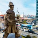 윤흥신장군동상 앞 이미지