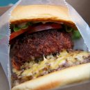 뉴요커들이 줄 서서 먹는 햄버거 SHAKE SHACK 이미지