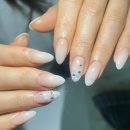 윤경종합인테리어 | [사직네일] 웨딩네일 잘하는 미남네일 찾는다면? 통창 뷰 감성 로아미네일 후기