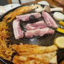 거북이 솥뚜껑 김치삼겹살 이미지