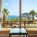 바다 위 언덕 이미지