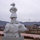 황금돼지동상 이미지