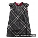 Burberry sleeveless cotton dress with smocking on the chest and chic exposed zipper-front. 이미지