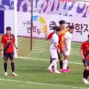 경남 vs 수원 김현오 홍정호 충돌.gif 이미지