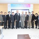 위.(WE.)