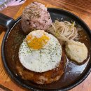 요리하는 남성을 위한 건강한 한끼 이미지