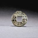 취보헌 중국 동전수집 컬렉션 ﻿2천여 개의 골동품 동전은 중국 화폐의 역사를 서술하고 있다. 이미지