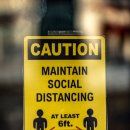 갈무리노래연습장 | 코로나 백신 부작용 신고 증가 하고, 오미크론 코로나19도 독감처럼 일상회복 방역패스 유지 거리두기 연장