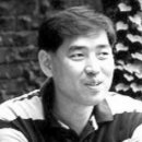 흐르는 강물을 바라 이미지