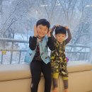 창가의 풍경 이미지