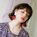 익숙함에서 과하게 벗어나지 않은 실용성을 바탕으로 로맨틱한 감성을 더한 F.COCOROMIZ