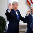 트럼프, 또 파월 때리기… 관세 정책 실패 ‘희생양’ 삼나 이미지