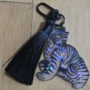 한국아크릴 | 🌱🐯 다이소 전통3 호랑이 태슬 아크릴 키링(홀로그램) 내돈내산 후기! 한국 감성 제대로 담긴 반짝반짝 키링
