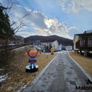 캐릭터 조형물 이미지