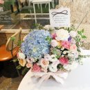 💐 수국 파스텔 꽃 생신·생일·결혼기념일·전시회 축하 고급 꽃바구니 서울 경기 꽃배달서비스 이미지