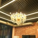 조개를 까는 사람들 이미지