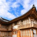 달을 품은 한옥 이미지