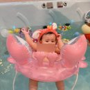 수달수영장 앞 이미지