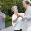 사회적 활동 활발한 노인, 건강 상태 ‘최상’(연구) 이미지