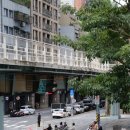 올다커피 앞 횡단보도 | 대만 타이베이 11월 여행 2일차 | 예스지투어 솔직후기, 미슐랭식당 일갑자찬음, 히히커피, 삼형매빙수...