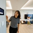 포레나동래경로당 | 윗집 아이 발 구르니 “주의하세요” 알람… 흡음 바닥구조 적용해 아랫집은 ‘조용’
