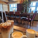 클래식과 재즈가 있는 오후의 산책 | 서울 한강뷰 조용한 카페 괴르츠 분위기 좋은 방문 후기