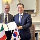 우주인력 이미지