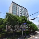 구서쌍용예가2단지아파트 정문 앞 횡단보도 | 부산경매 구서이마트 부근 금정구 아파트 구서동쌍용예가 49A평형, 2025년11월20일 경매2차 진행중.