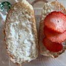 직화푸드&두가지딜리버리 | 스타벅스 딜리버리 이용후기, 딜리버리 전용 별다방 바닐라라떼, 우유 생크림 빵 맛 평가