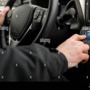 “10초만 꾹 눌러봐!” 운전자 95%가 모르는 스타트 버튼의 비밀 이미지