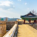 오롯이 닭개장 | 켜켜이 쌓인 이야기 따라…돌담 너머 시간은 느리게 흐른다