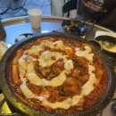 장닭과촌닭 이미지