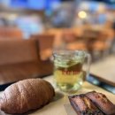 CHA CHA TEA CLUB | 서울 강서 맛집 휘낭시에, 발산역 바이웨이 베이커스에서 찾았어요