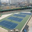 테니스장 앞 이미지