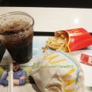 맥영어교습소 | [재미로 써보는 신상 후기] 맥스파이시 상하이 투움바 버거 세트 칼로리, 맛 평가