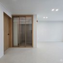 보람마을 동남아파트 | [부천 인테리어] 보람마을 동남아파트 32평 - 영림 132와 플루트 유리의 감각적인 현관 인테리어